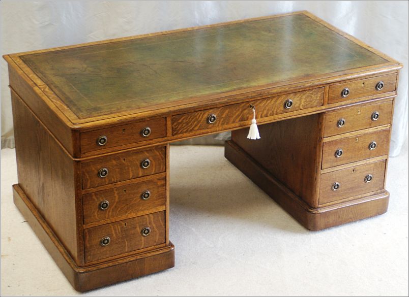 2040 Antique Victorian Oak Pedestal Desk (5)